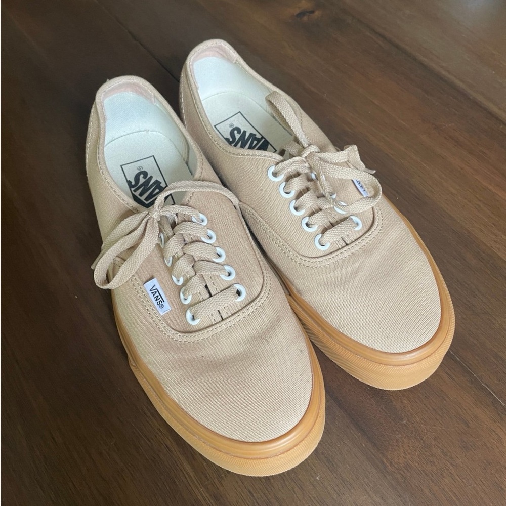 Vans Authentic Skate Shoe Light Brown/ Gum Sole Mens 6.5/ Women 8